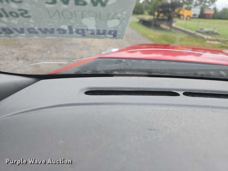 image for item EF3530 2004 Ford F350 Super Duty XLT Crew Cab flatbed pickup truck