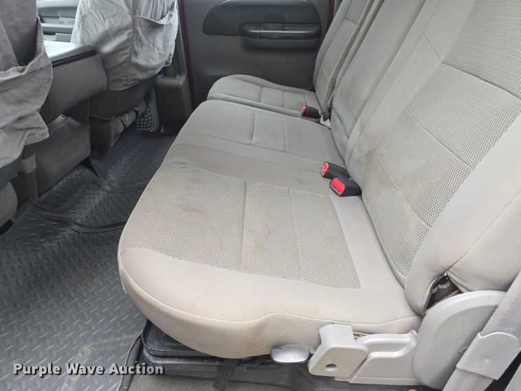 image for item EF3530 2004 Ford F350 Super Duty XLT Crew Cab flatbed pickup truck