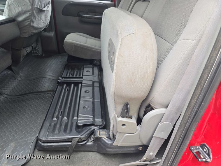 image for item EF3530 2004 Ford F350 Super Duty XLT Crew Cab flatbed pickup truck