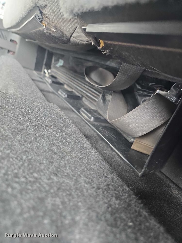 image for item EF3530 2004 Ford F350 Super Duty XLT Crew Cab flatbed pickup truck