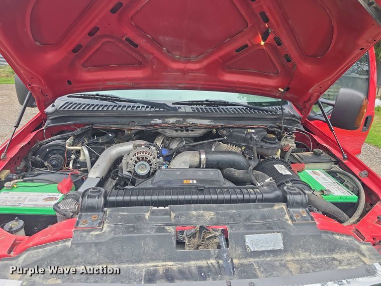 image for item EF3530 2004 Ford F350 Super Duty XLT Crew Cab flatbed pickup truck