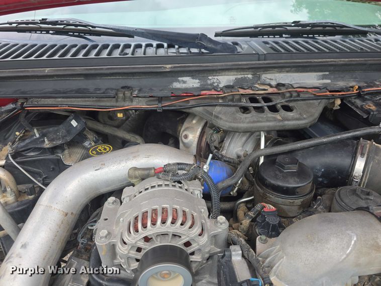 image for item EF3530 2004 Ford F350 Super Duty XLT Crew Cab flatbed pickup truck