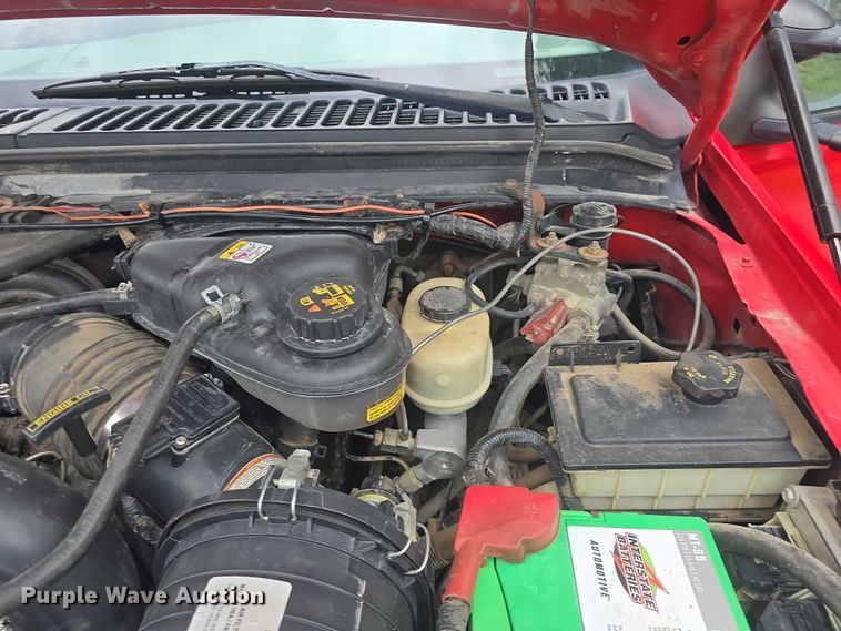 image for item EF3530 2004 Ford F350 Super Duty XLT Crew Cab flatbed pickup truck