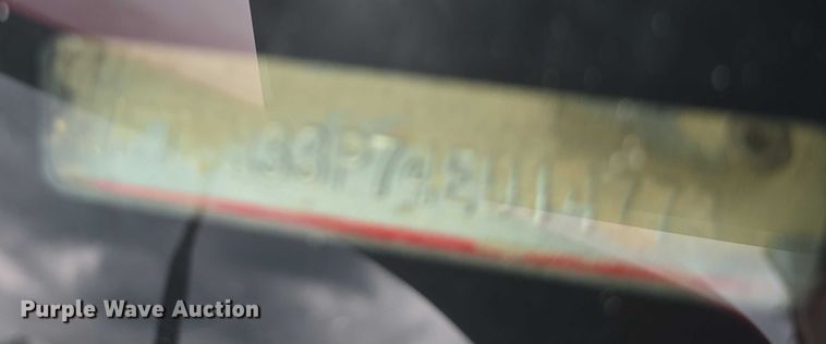 image for item EF3530 2004 Ford F350 Super Duty XLT Crew Cab flatbed pickup truck