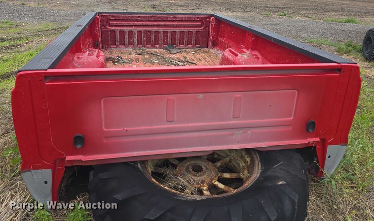 image for item EF3530 2004 Ford F350 Super Duty XLT Crew Cab flatbed pickup truck