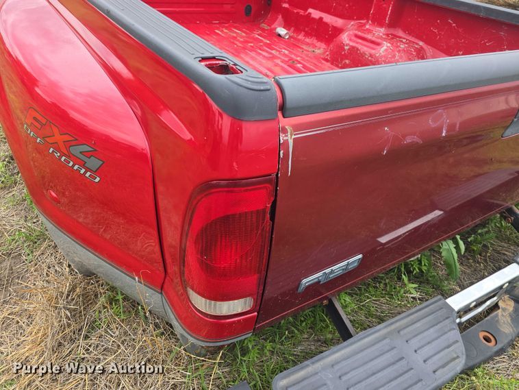 image for item EF3530 2004 Ford F350 Super Duty XLT Crew Cab flatbed pickup truck