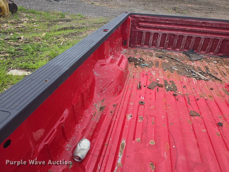 image for item EF3530 2004 Ford F350 Super Duty XLT Crew Cab flatbed pickup truck