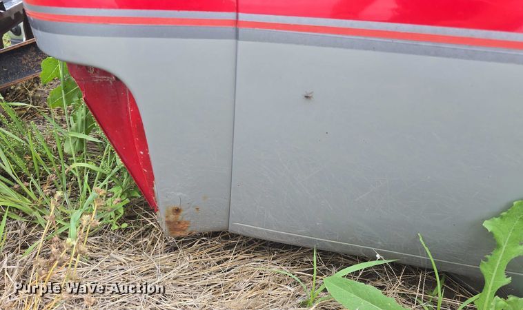 image for item EF3530 2004 Ford F350 Super Duty XLT Crew Cab flatbed pickup truck