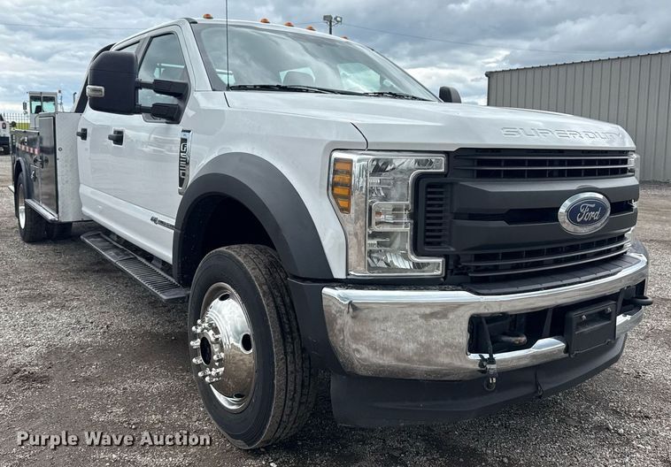 image for item EG5831 2019 Ford F550 Super Duty Crew Cab flatbed truck