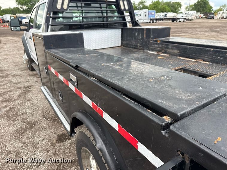 image for item EG5831 2019 Ford F550 Super Duty Crew Cab flatbed truck