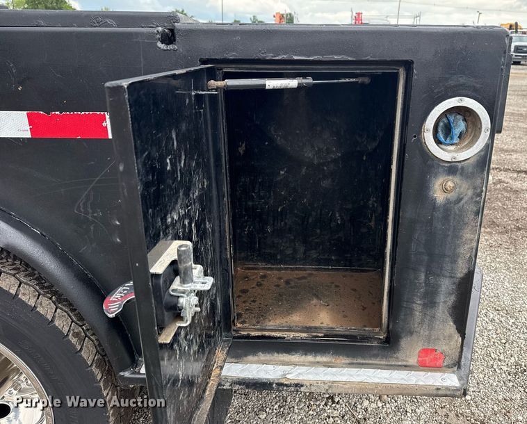 image for item EG5831 2019 Ford F550 Super Duty Crew Cab flatbed truck