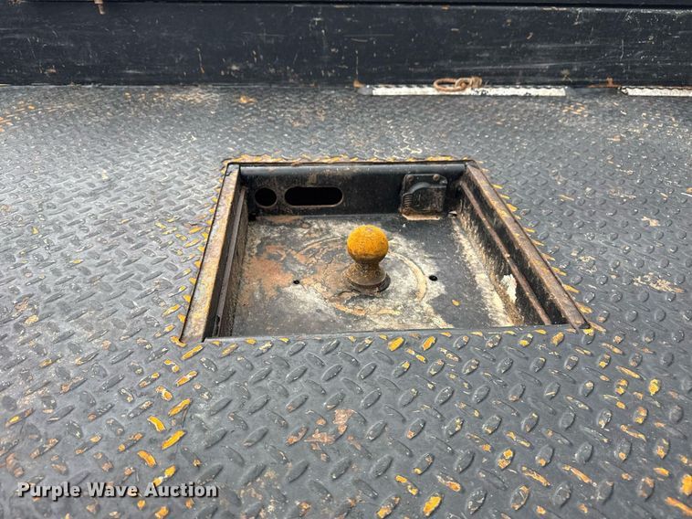 image for item EG5831 2019 Ford F550 Super Duty Crew Cab flatbed truck