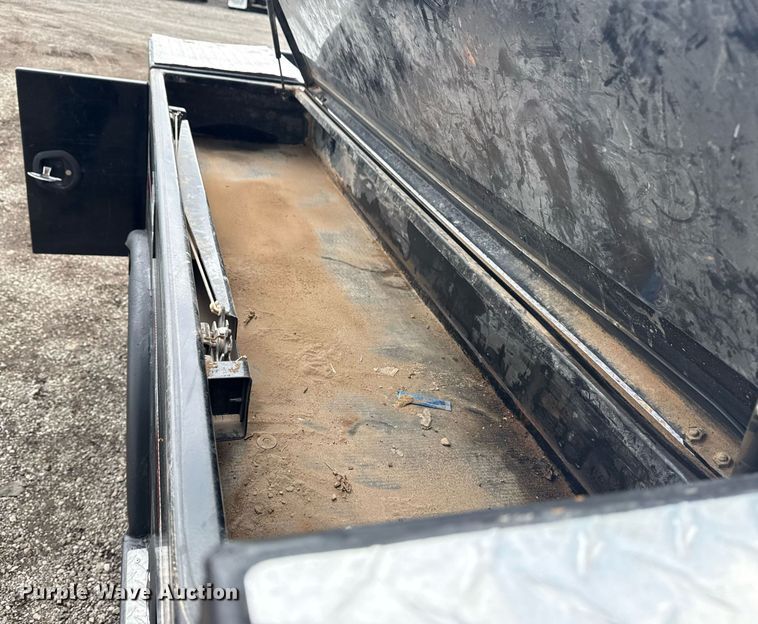 image for item EG5831 2019 Ford F550 Super Duty Crew Cab flatbed truck