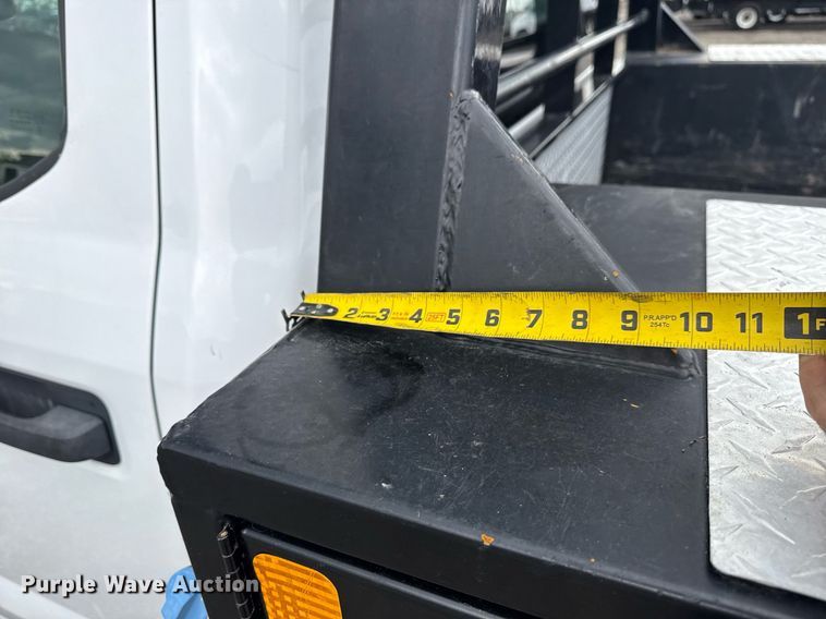 image for item EG5831 2019 Ford F550 Super Duty Crew Cab flatbed truck