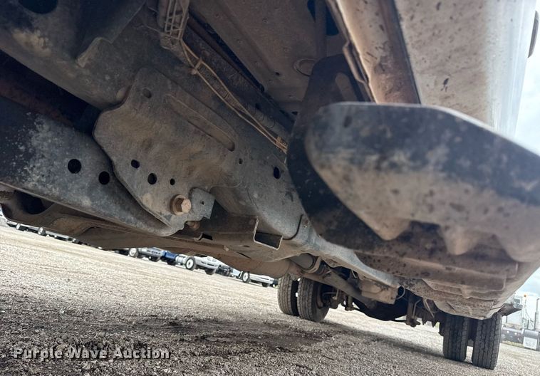 image for item EG5831 2019 Ford F550 Super Duty Crew Cab flatbed truck