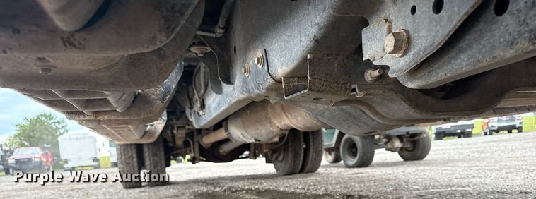 image for item EG5831 2019 Ford F550 Super Duty Crew Cab flatbed truck