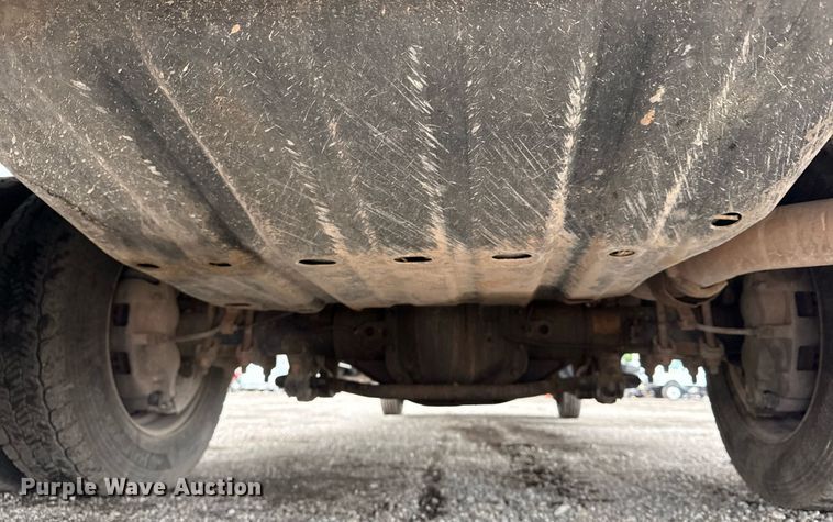 image for item EG5831 2019 Ford F550 Super Duty Crew Cab flatbed truck