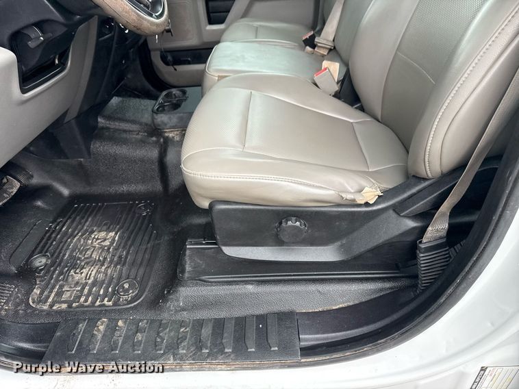 image for item EG5831 2019 Ford F550 Super Duty Crew Cab flatbed truck