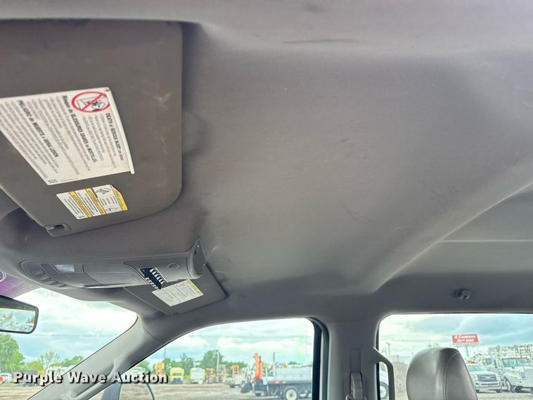 image for item EG5831 2019 Ford F550 Super Duty Crew Cab flatbed truck