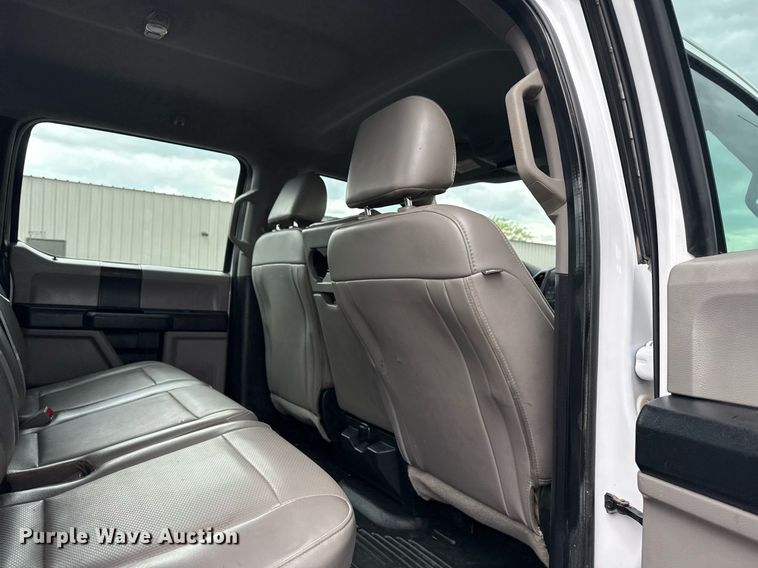 image for item EG5831 2019 Ford F550 Super Duty Crew Cab flatbed truck