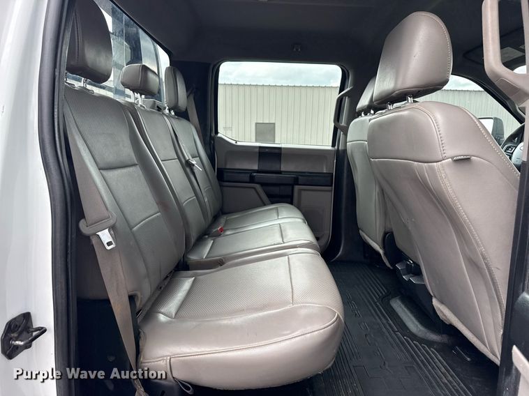 image for item EG5831 2019 Ford F550 Super Duty Crew Cab flatbed truck