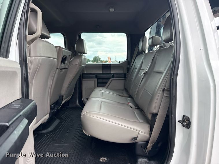 image for item EG5831 2019 Ford F550 Super Duty Crew Cab flatbed truck