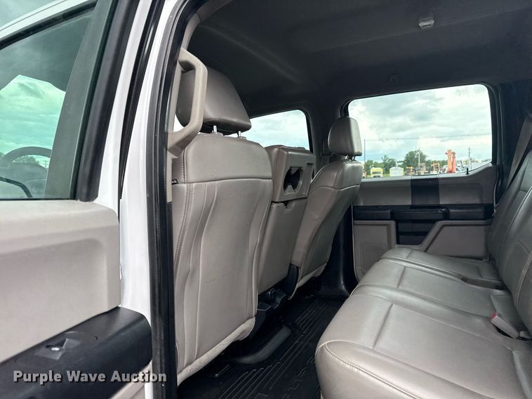 image for item EG5831 2019 Ford F550 Super Duty Crew Cab flatbed truck