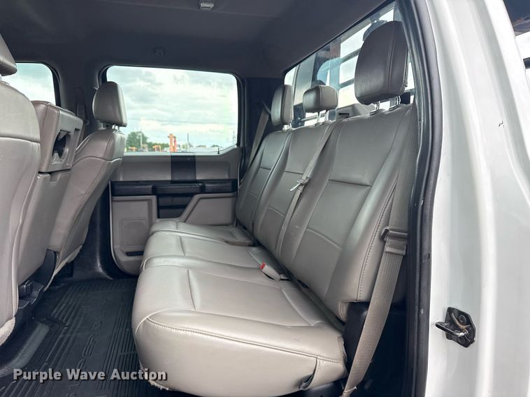 image for item EG5831 2019 Ford F550 Super Duty Crew Cab flatbed truck