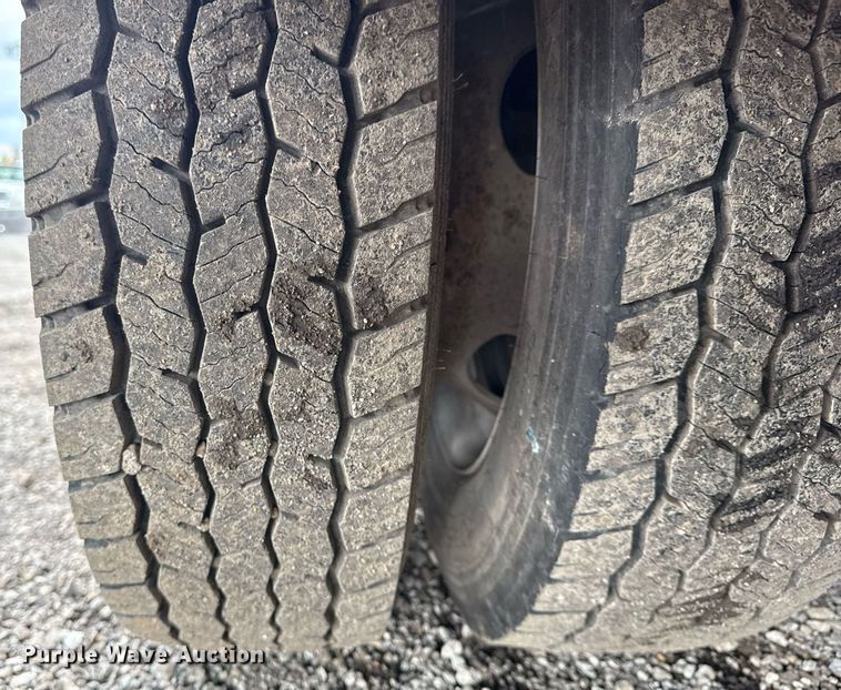 image for item EG5831 2019 Ford F550 Super Duty Crew Cab flatbed truck