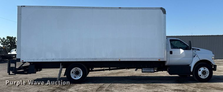 image for item EG5835 2016 Ford F650 Super Duty box truck