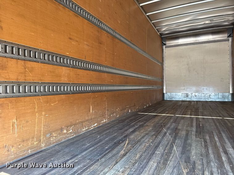 image for item EG5835 2016 Ford F650 Super Duty box truck