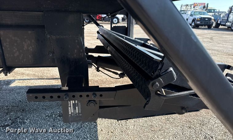 image for item EG5835 2016 Ford F650 Super Duty box truck