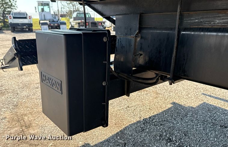 image for item EG5835 2016 Ford F650 Super Duty box truck