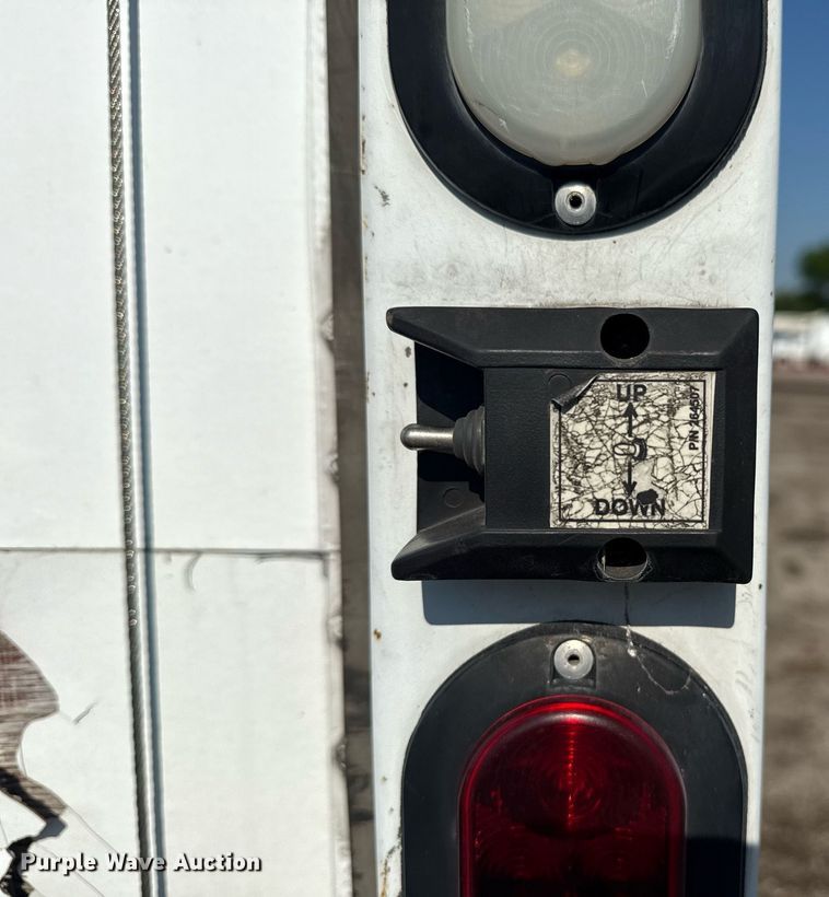 image for item EG5835 2016 Ford F650 Super Duty box truck