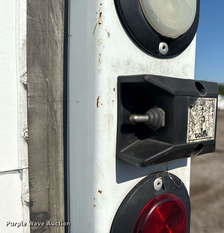 image for item EG5835 2016 Ford F650 Super Duty box truck