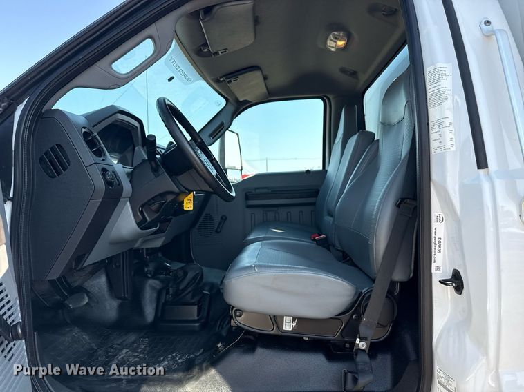 image for item EG5835 2016 Ford F650 Super Duty box truck