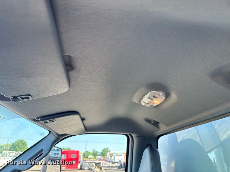 image for item EG5835 2016 Ford F650 Super Duty box truck