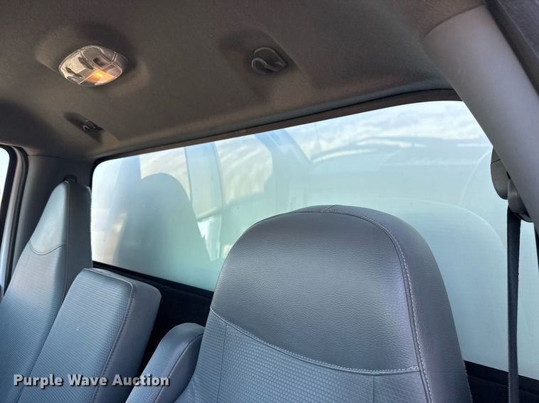 image for item EG5835 2016 Ford F650 Super Duty box truck