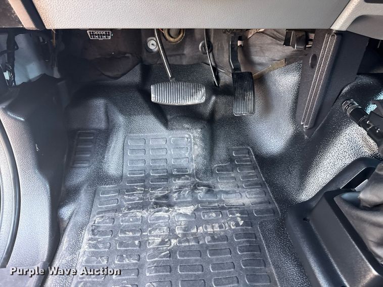 image for item EG5835 2016 Ford F650 Super Duty box truck