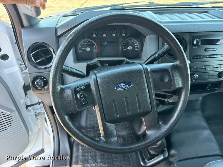 image for item EG5835 2016 Ford F650 Super Duty box truck