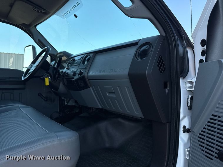 image for item EG5835 2016 Ford F650 Super Duty box truck