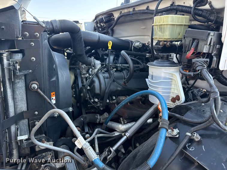 image for item EG5835 2016 Ford F650 Super Duty box truck