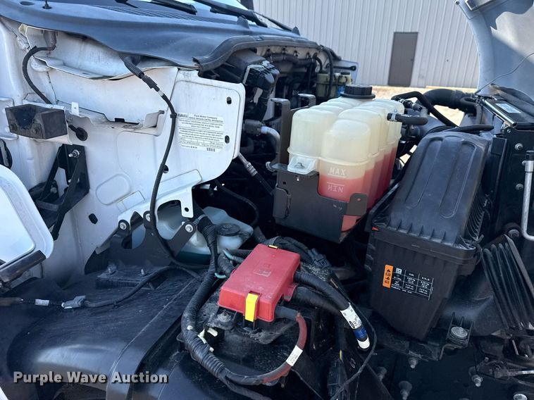 image for item EG5835 2016 Ford F650 Super Duty box truck