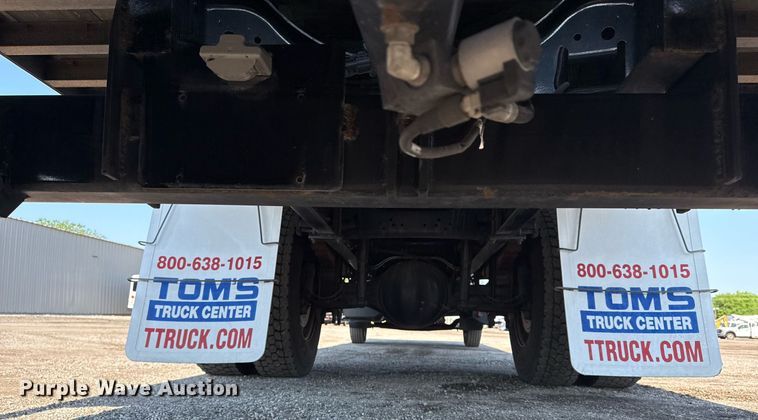 image for item EG5835 2016 Ford F650 Super Duty box truck