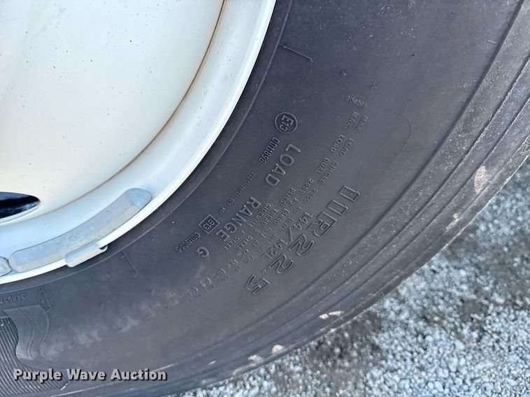 image for item EG5835 2016 Ford F650 Super Duty box truck