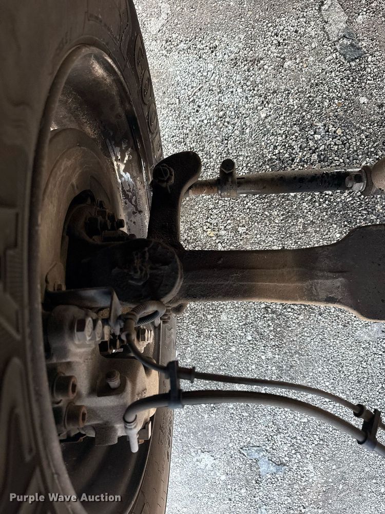 image for item EG5835 2016 Ford F650 Super Duty box truck