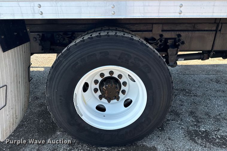 image for item EG5835 2016 Ford F650 Super Duty box truck