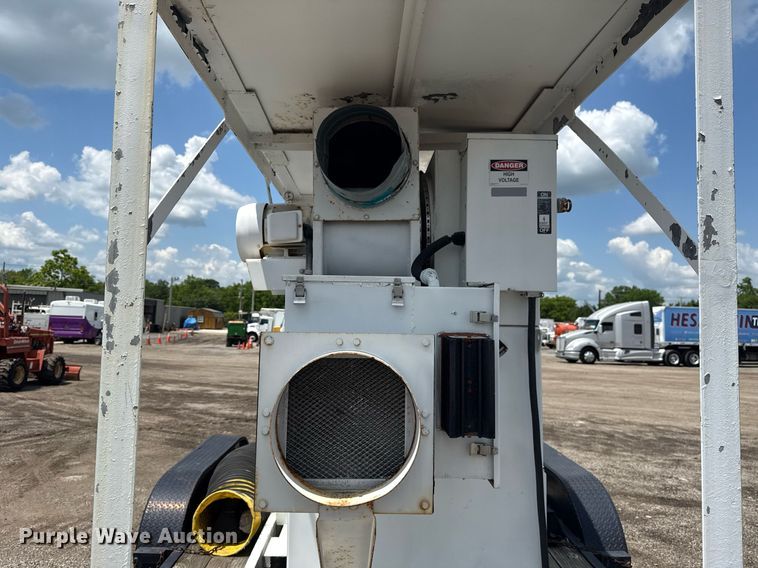 image for item EG5842 2000 Roadrunner Trailer Mfg 20ME22 utility trailer with generator