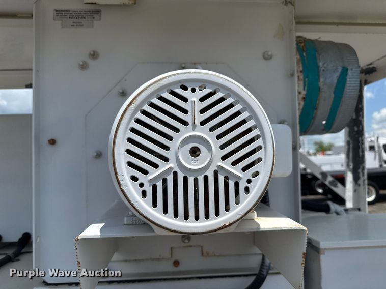 image for item EG5842 2000 Roadrunner Trailer Mfg 20ME22 utility trailer with generator