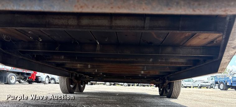 image for item EG5842 2000 Roadrunner Trailer Mfg 20ME22 utility trailer with generator